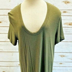 ME TO WE Women Short Sleeve Pullover Scoop Neck Oversize Green Top  -Size: M